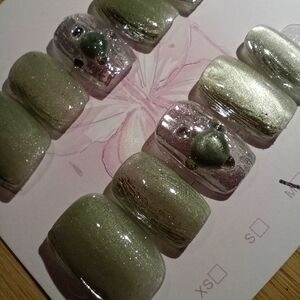 Green Cat Eye & Chrome Press-On Short Square Nails